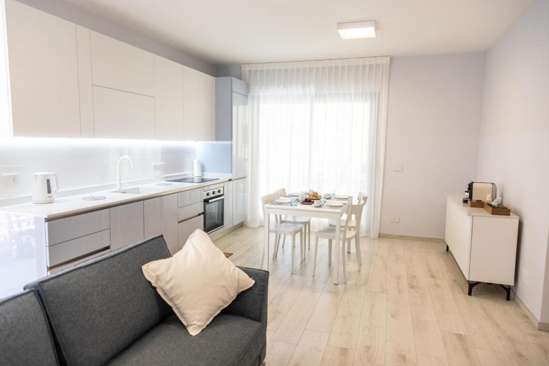 Novatek Apartment 201 Exclusive Pescara Ngoại thất bức ảnh