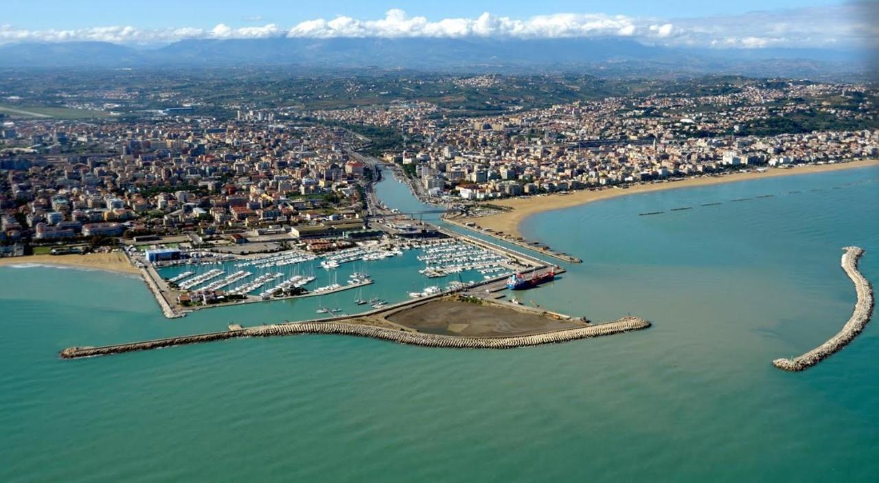 Novatek Apartment 201 Exclusive Pescara Ngoại thất bức ảnh